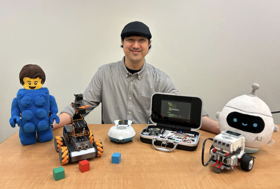 Using robotics to introduce AI and machine learning concepts into the elementary classroom