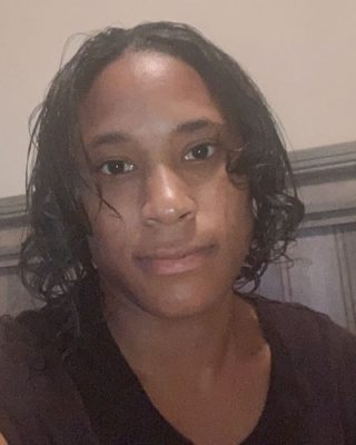 Portrait of Shannon Harris